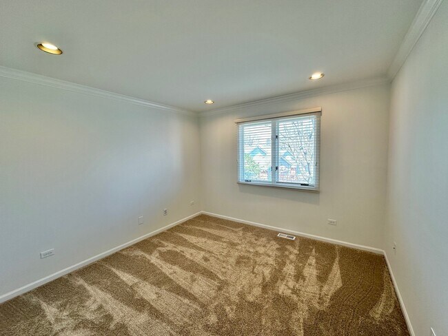 Building Photo - 224 Charlotte Pl