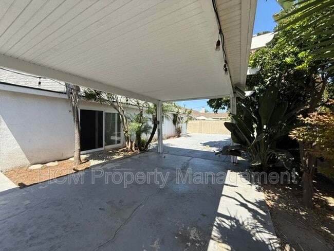 Building Photo - 16402 Birdie Ln