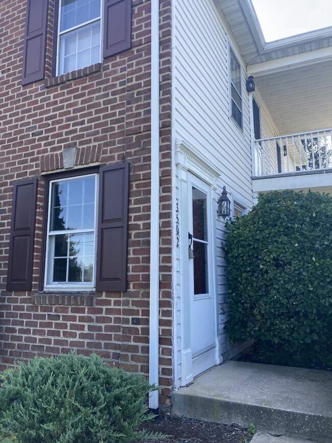 Building Photo - 3502 Scotland Rd