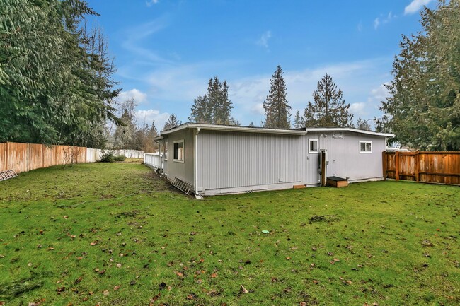 Building Photo - Beautiful Updated Rambler in Bonney Lake!