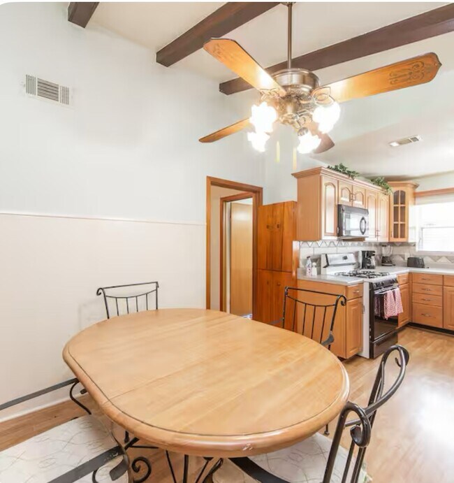 Building Photo - 5542 Turtle Creek Rd