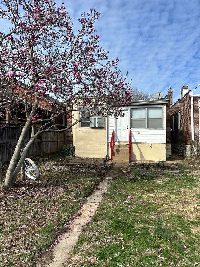 Building Photo - Two Bed/1Bath House