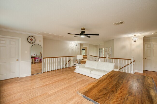 Building Photo - 3902 Lyndhurst Pl