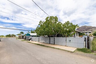 Building Photo - Nanakuli - across BEACH 2/1/1pkg $2,200/mo...