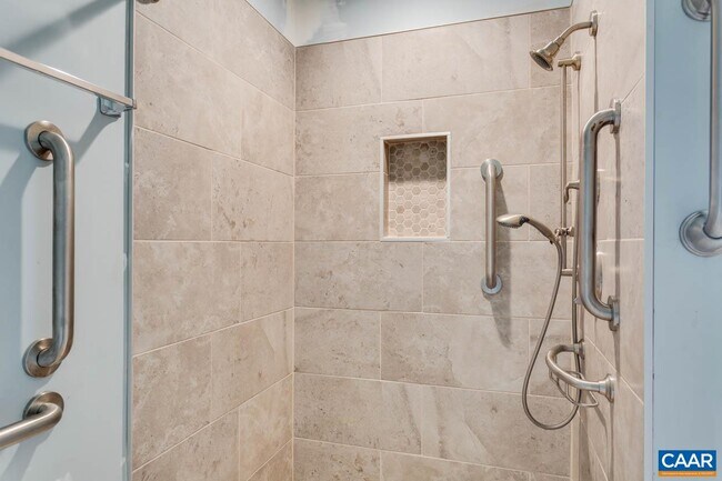 Building Photo - 1522 Oak Hill Ln