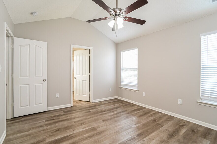 Building Photo - 6820 Ayrshire Glen Pl