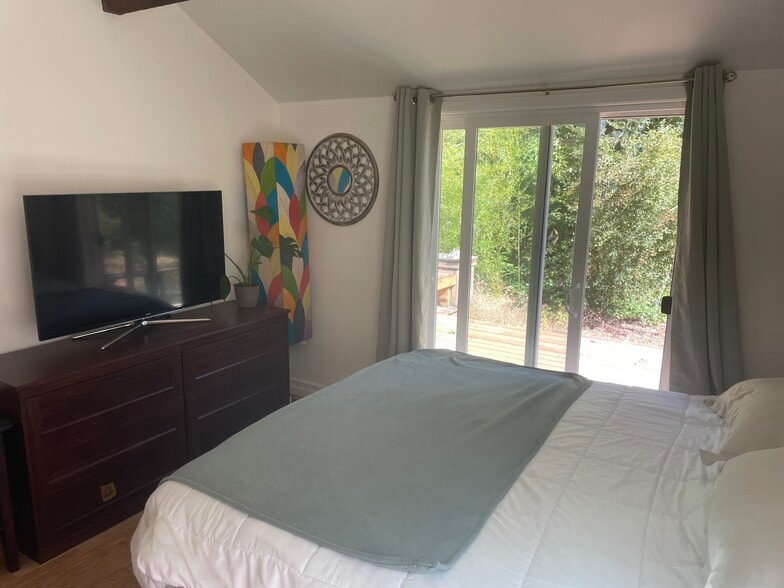 master bedroom - 4017 SW Fairvale Dr