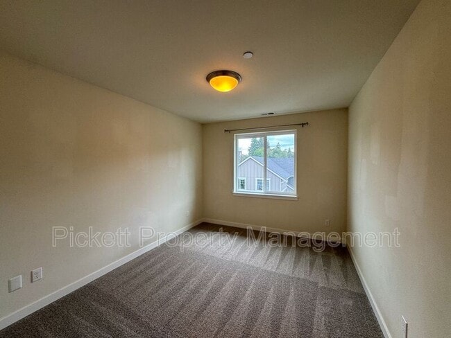 Building Photo - 2537 Filbert Ave