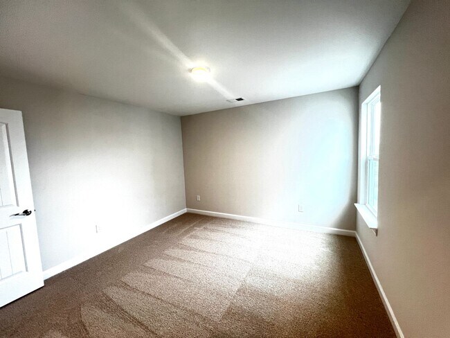 Building Photo - New Home Now Available in Traditions in Carolina Forest! Pet Friendly! Community Pool! Large Loft!