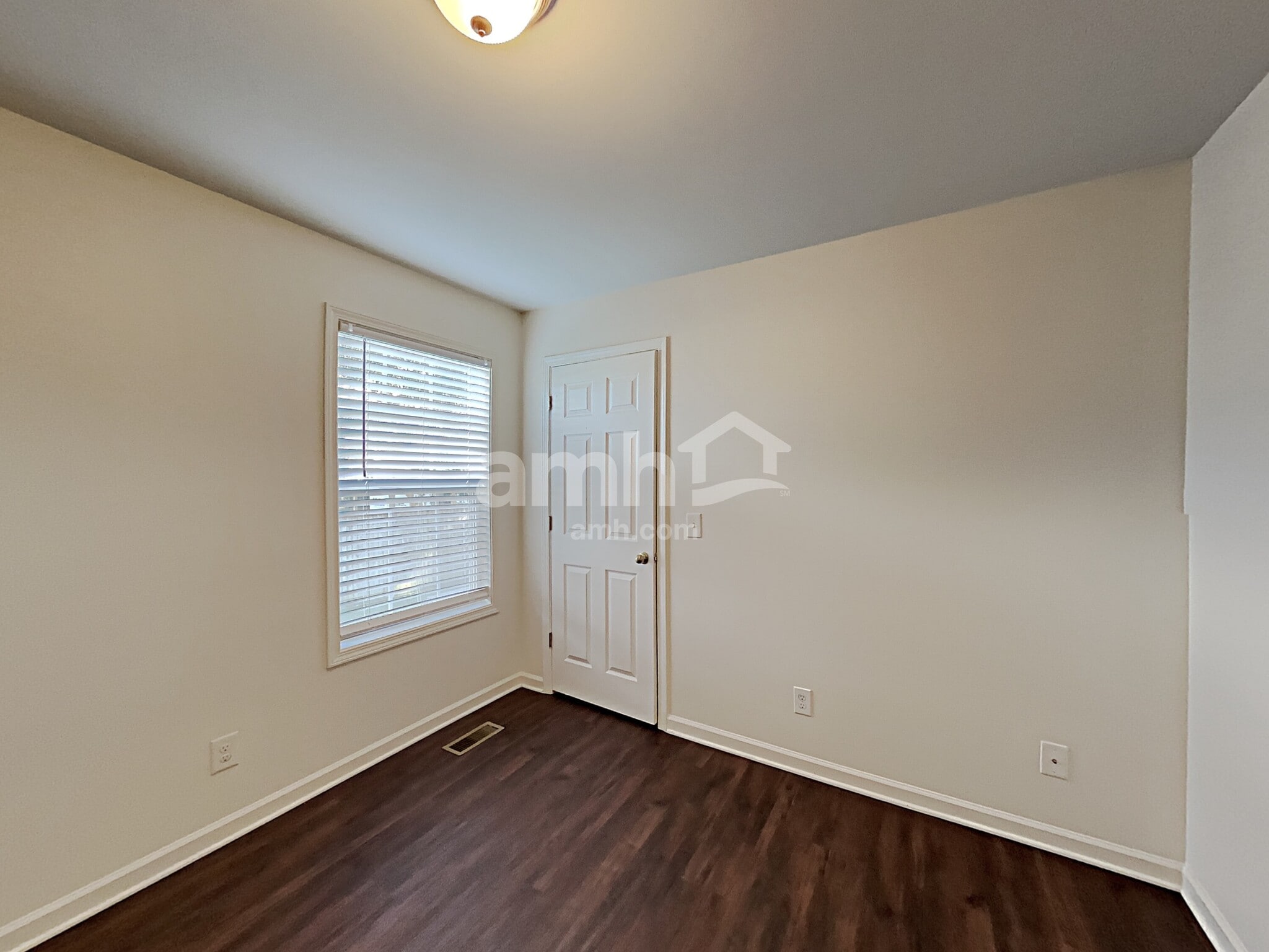 Building Photo - 1105 Clay Ct
