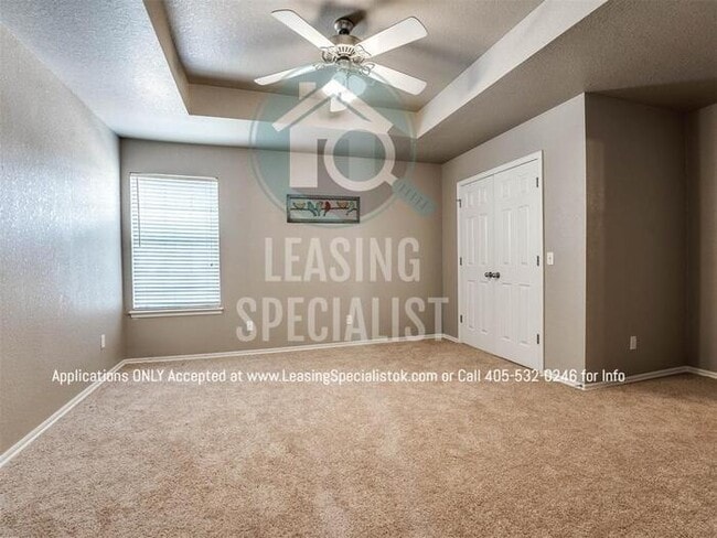 Building Photo - Stunning West Norman 3 Bed 2 Bath Townhome!