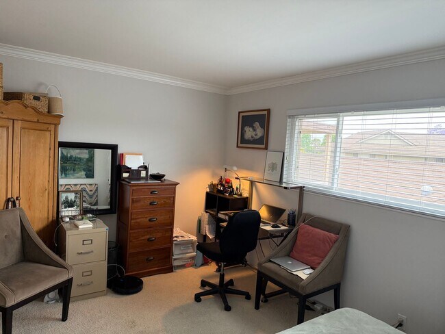 Building Photo - Spacious 2 BED/ 1.5 BATH in Encino Royal (...