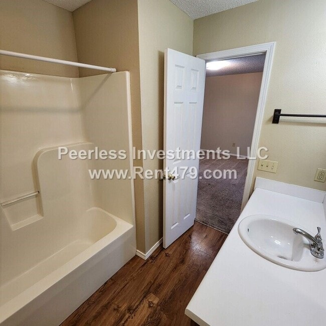 Building Photo - 505 4th Ave SW