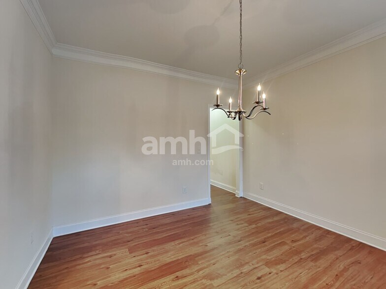 Building Photo - 2515 Beal St