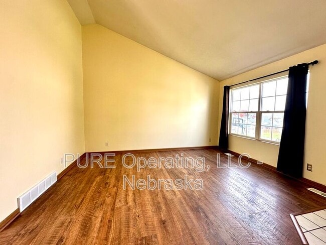 Building Photo - 7879 Bauman Ave