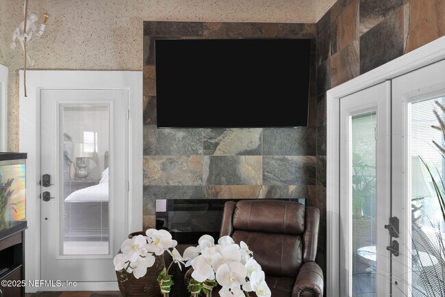 Building Photo - 526 Oakmont Dr