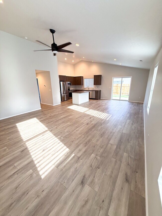 Building Photo - 1367 Silver Vly St