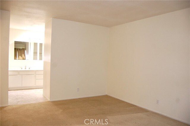 Building Photo - 2395 N River Trail Rd