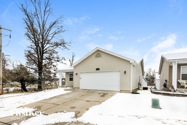 Primary Photo - 100 Eisenhower Dr