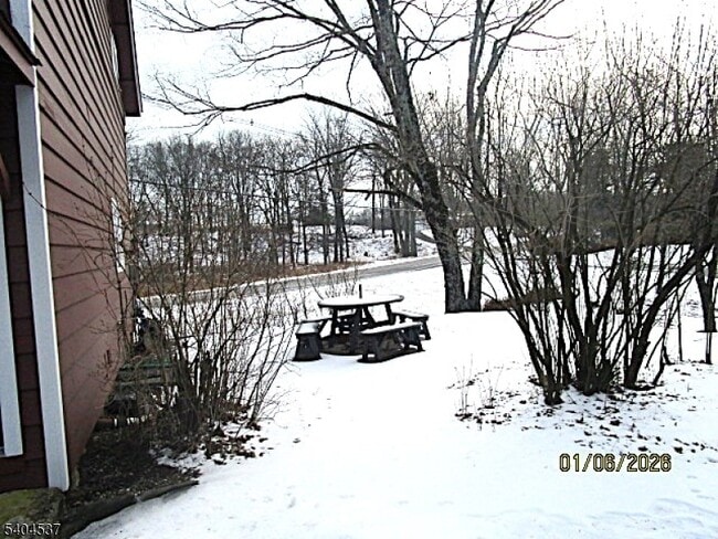 Building Photo - 955 Fairview Lake Rd