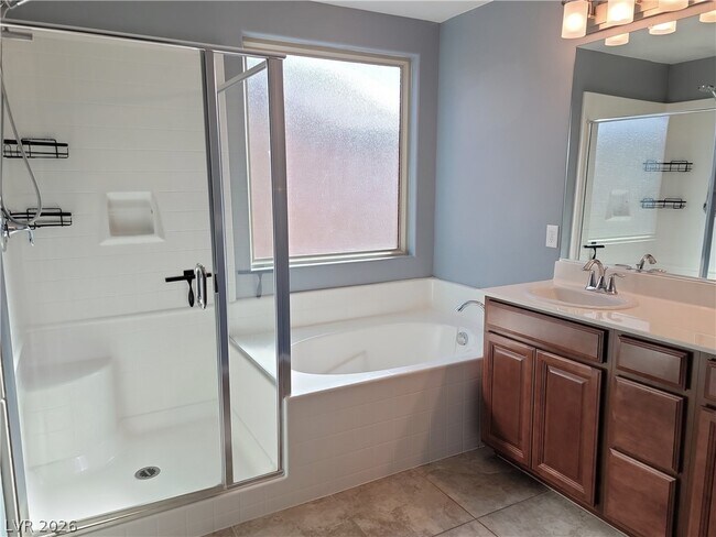 Building Photo - 10449 Yew Blossom Ave