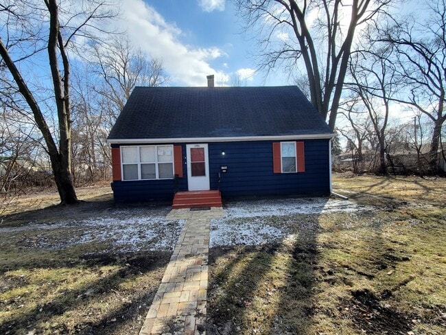 Primary Photo - 1701 168th St
