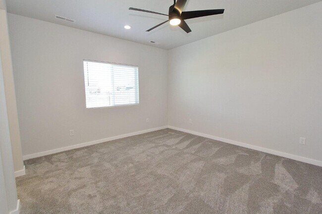 Building Photo - Single-Level Home in Quiet Neighborhood