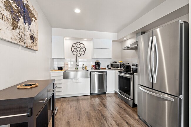 Building Photo - 925 N 9th St