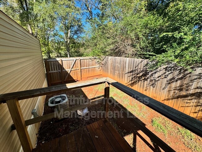 Building Photo - 10523 Shadow Wood Cir