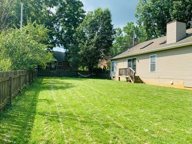 Building Photo - 511 Owens St