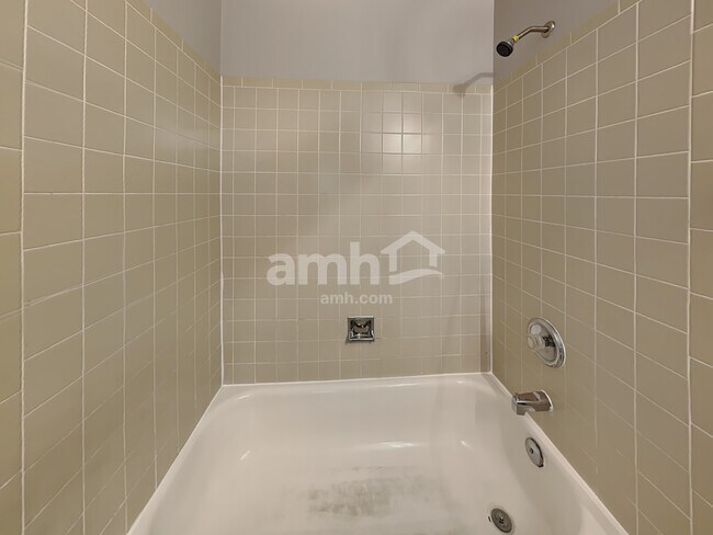 Building Photo - 20947 Barrington Ln