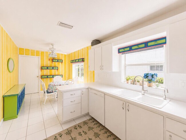 Building Photo - 7758 Cloverfield Cir