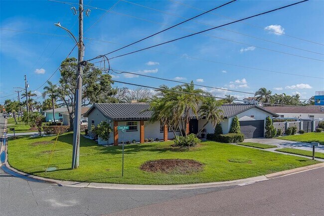 Building Photo - 400 Capri Blvd