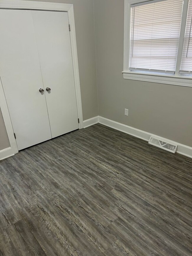 Building Photo - Four Bedroom Two Bath House for Rent $1100...