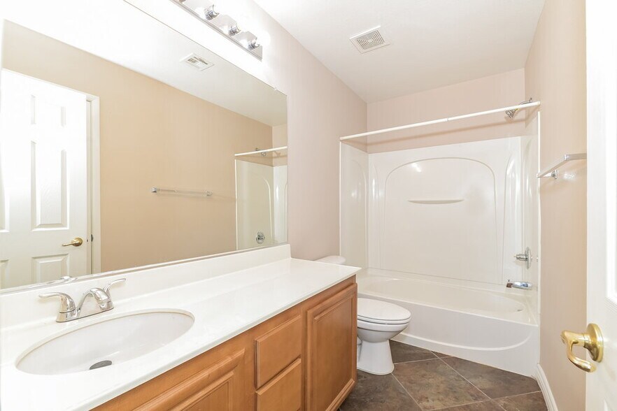 Building Photo - 6209 Mercer Valley St