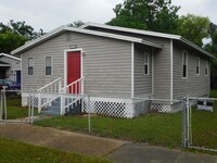 Building Photo - 4 bedroom 2 bath Bungalow in Fairfield Eas...