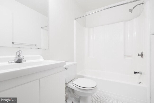 Building Photo - 2031 South St