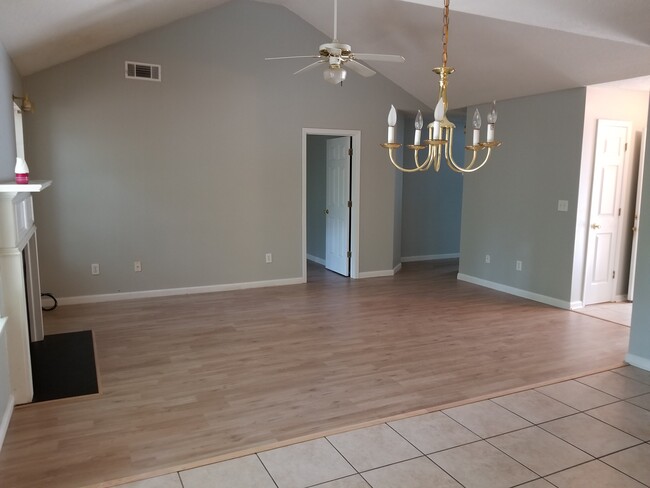 Building Photo - 2666 Rambling Way