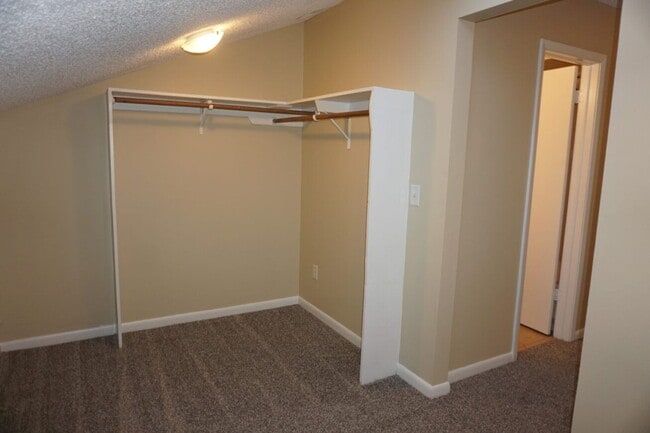 Building Photo - 2 Bedroom 2 Bathroom Townhome near NAS Jax