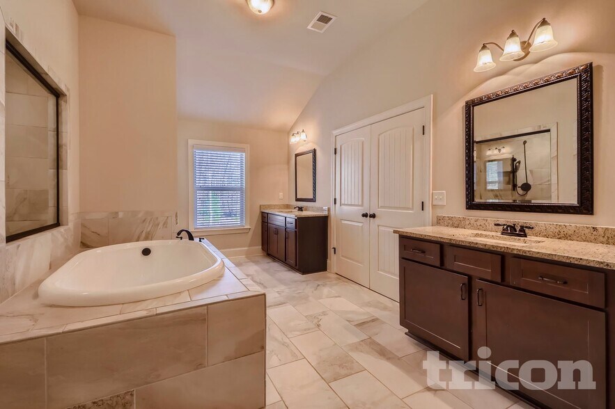 Building Photo - 273 Enfield Ln