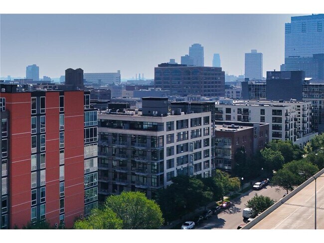 Building Photo - 720 N 4th St