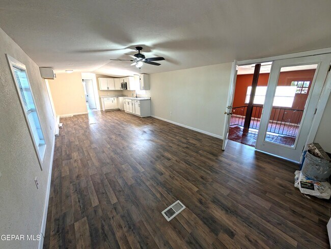 Building Photo - 13821 Villalobos Rd