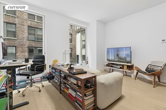 Building Photo - 215 W 28th St