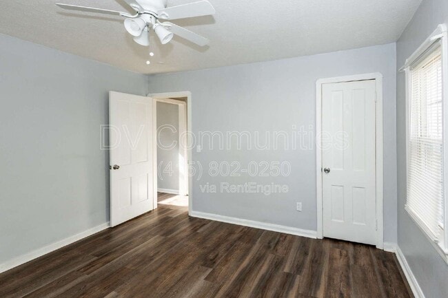 Building Photo - 492 E 327th St