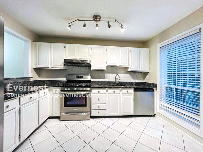 Building Photo - 12170 Cardamom Dr