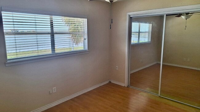 Building Photo - 19 N White Heron Dr