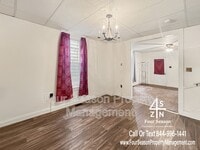 Building Photo - 338 S Locust St