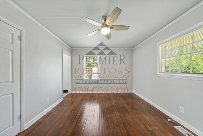 Building Photo - 4115 Lyn Dr
