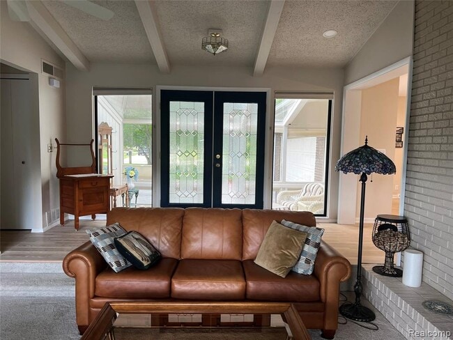 Building Photo - 5250 Bronco Dr