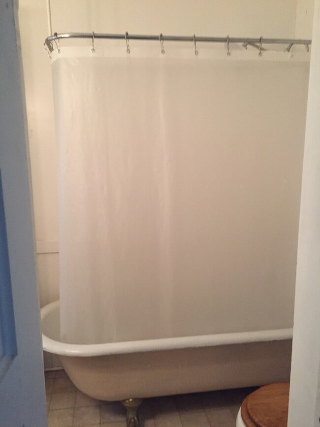 Building Photo - 575 1/2 5th Street